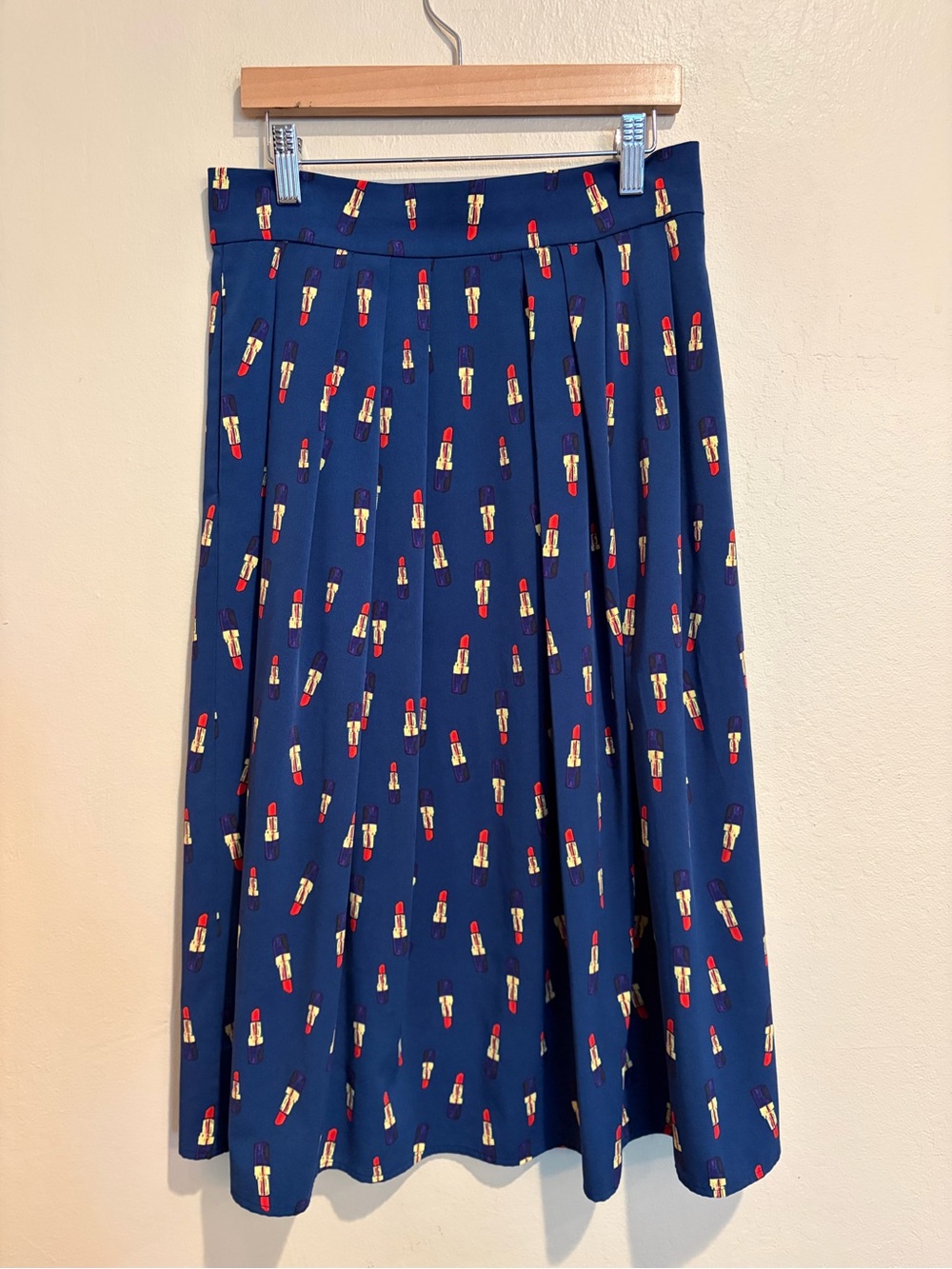 Adorable Navy A-Line Midi Skirt w/ Lipsticks All Over, Cute Teacher, Size 0